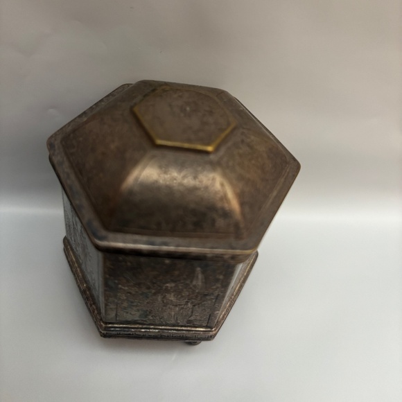 1985 Metropolitan Museum of Art Sterling Silver Dutch 17th Century Marriage Box - Picture 2 of 5